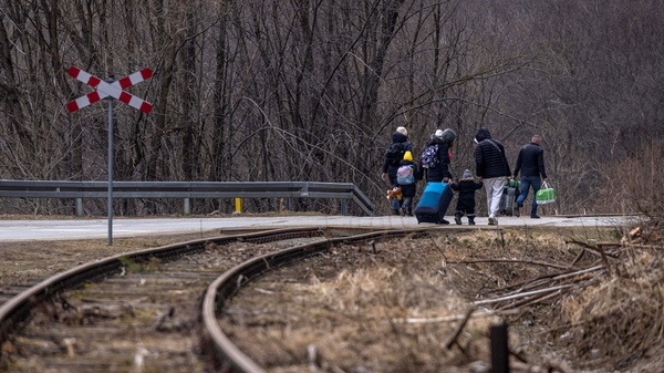 Más de 672.000 ucranianos se refugiaron en Polonia en una semana - .::Agencia IP::.