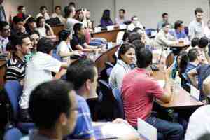 Estudiantes universitarios pueden acceder a becas de idiomas en el país | OnLivePy