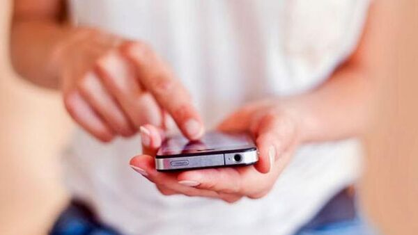 Golpeó a su concubina por recibir mensaje en su celular de un contacto desconocido - Radio Imperio