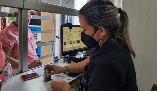 Diario HOY | Migraciones estrena sellos codificados con nuevas medidas de seguridad