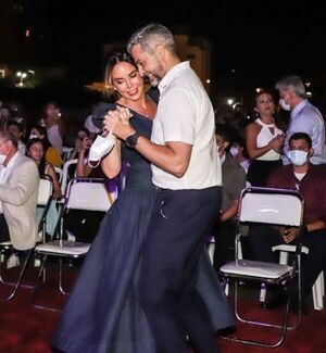 Mario Abdo y Silvana bailan polca en Dubái - Nacionales - ABC Color