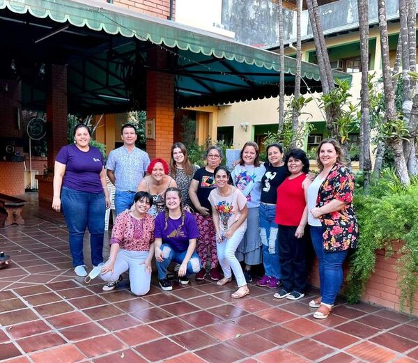 Red de líneas telefónicas feministas ofrecerá atención presencial, gratuita e interdisciplinaria  - Nacionales - ABC Color