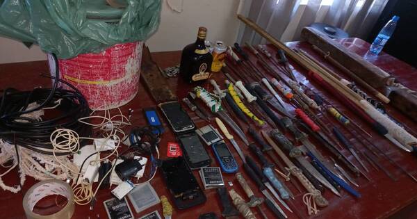 La Nación / Tras requisa en penitenciaría de Coronel Oviedo, incautaron celulares, armas blancas y bebidas