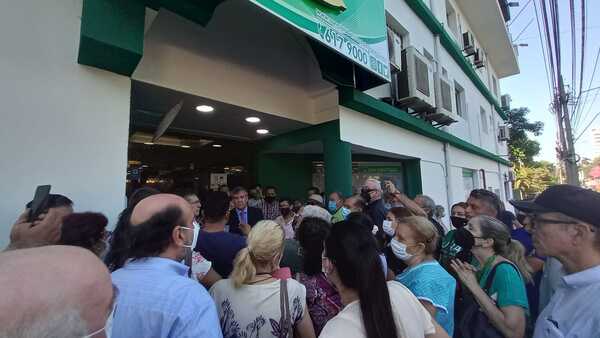 Diario HOY | Ahorristas del San Cristóbal podrían retirar dinero desde el lunes