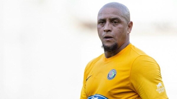 El brasileño Roberto Carlos jugará un partido en el equipo de un bar inglés