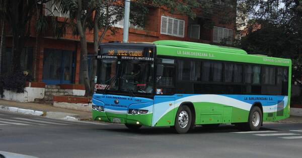 La Nación / Denuncian manejo imprudente de chofer de colectivo de la línea 56