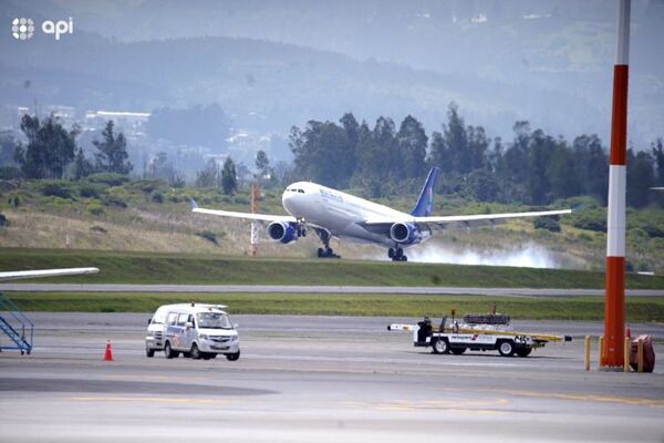 Llegan a Quito 248 ecuatorianos evacuados de Ucrania en un vuelo humanitario