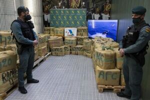 Detenidas 14 personas cuando desembarcaban 2.240 kilos de hachís en Ibiza