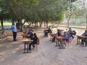 Concepción: Tras iniciar clases bajo árboles, MEC desembolsa dinero para reparación de escuela