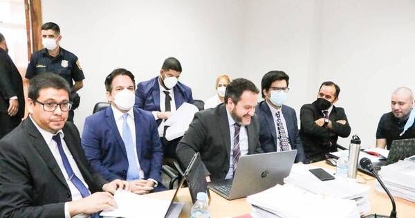 La Nación / Cocaína en carbón vegetal: sigue audiencia preliminar de Christian Turrini y Alberto Ayala