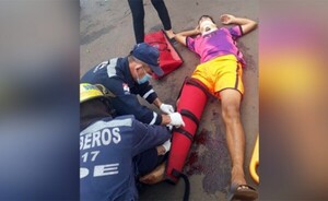 Menor sufrió lesiones tras chocar contra una camioneta de abogada
