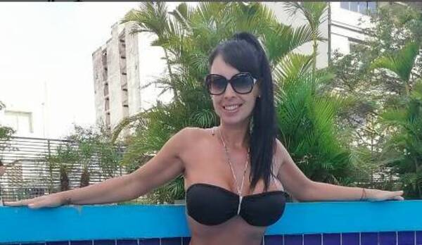 Crónica / Shirley Reyes contó qué escondían sus flequillos durante 10 años