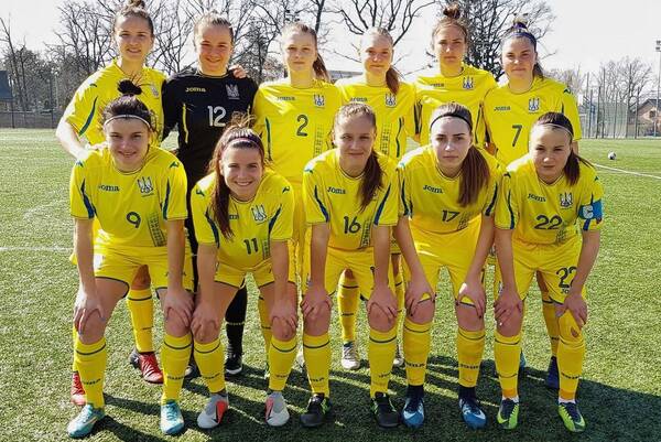 Crónica / UEFA pide esperar a Ucrania y reprogramar torneo europeo Sub 17 femenino