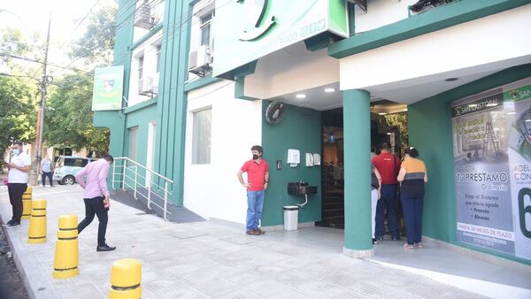 Socios de cooperativa no pudieron retirar ahorros y crece desconfianza