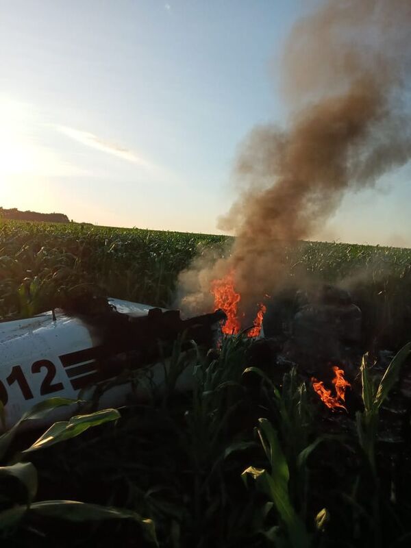 Avioneta con matrícula de Bolivia cayó y se incendió en Mbaracayú - ABC en el Este - ABC Color