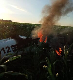 Avioneta boliviana cae y se incinera en Mbaracayú
