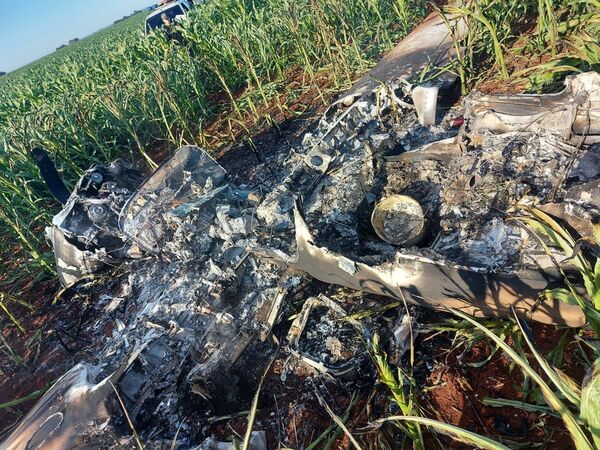 Diario HOY | Aeronave cayó a un maizal, tripulantes fueron rescatados