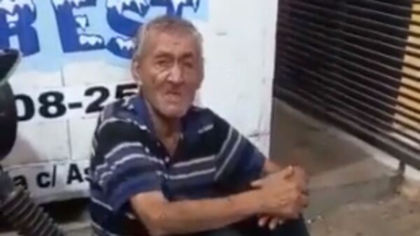 Exjugador de la Albirroja ahora pide monedas y vive en la calle