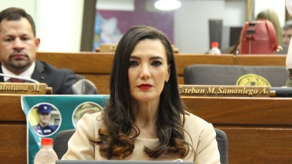 Rocío Núñez opinó que Lupe es "la menos peor" entre los políticos