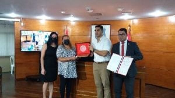 HOMENAJE PÓSTUMO A DARÍO HERRERA CON MEDALLA “ARSENIO ERICO” EN LA JUNTA MUNICIPAL DE ASUNCIÓN