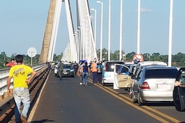 Aumento de ventas y mayor movimiento comercial: las largas filas en el puente y su impacto en la economía de Posadas