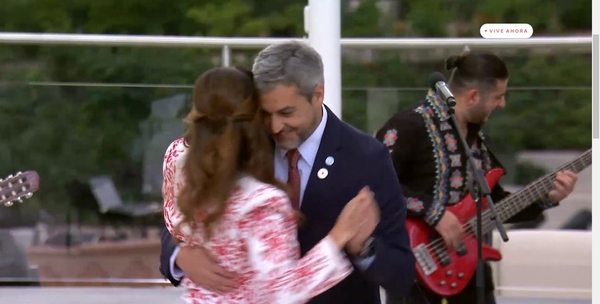 Marito y la primera dama bailaron al ritmo de Tierra Adentro en Dubái