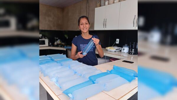 Vende hielo "descongelado" y su negocio es un éxito