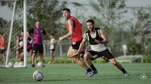 En Libertad, Daniel Garnero toca la defensa para enfrentar a Ameliano