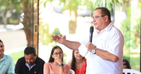 La Nación / Alderete destaca nueva forma de hacer política de Santiago Peña