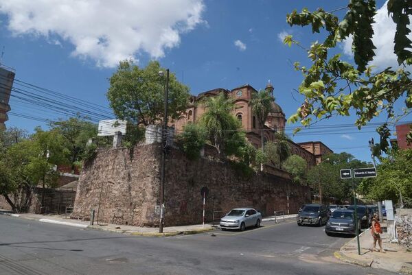 Para robar cables y caños de cobre, maleantes destrozan instalaciones de la Iglesia de La Encarnación - Nacionales - ABC Color