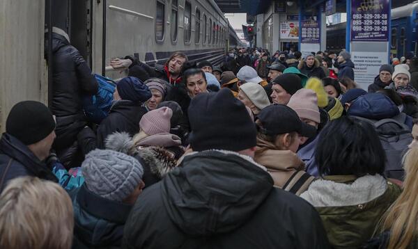 Diario HOY | Kiev se desangra con un éxodo masivo al oeste