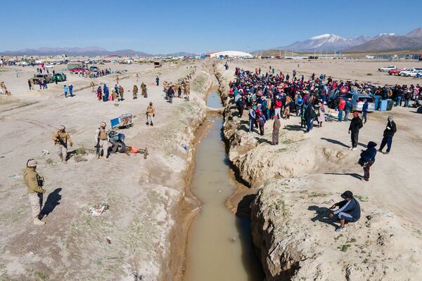 Diario HOY | Chile ampliará zanja en frontera con Bolivia para frenar migración irregular