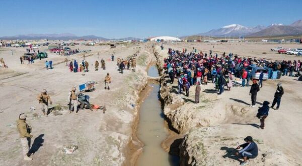 Chile ampliará zanja en frontera con Bolivia para frenar migración irregular