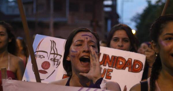La Nación / El 8M: La calle es de las mujeres