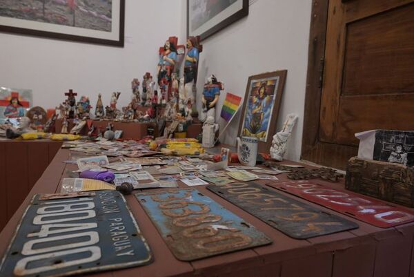 Arte: el gauchito Gil a pleno en Areguá - ABC Revista - ABC Color