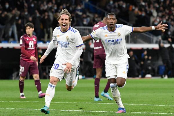 Real Madrid amplía a ocho puntos su ventaja - Fútbol - ABC Color