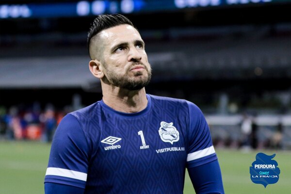 Pese al gol de Juan Escobar, el Puebla de Antony Silva derrotó a Cruz Azul y es líder