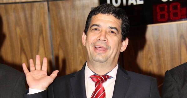 La Nación / Piden que en la ANR se evalúe la conducta de traición de Velázquez
