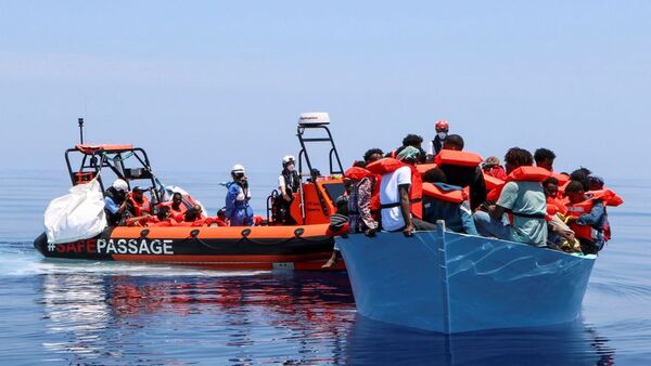 El barco de MSF salva a otras 31 personas tras un difícil rescate de 6 horas - El Independiente