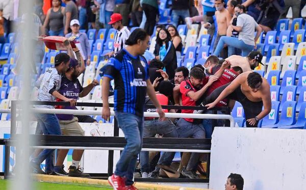 Suspenden los partidos del fútbol mexicano por la violencia en Querétaro - .::Agencia IP::.