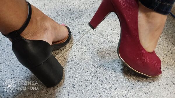 Los riesgos de usar tacones muy altos