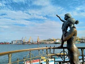 El presidente de Ucrania alertó que Rusia prepara un bombardeo contra el puerto de Odessa