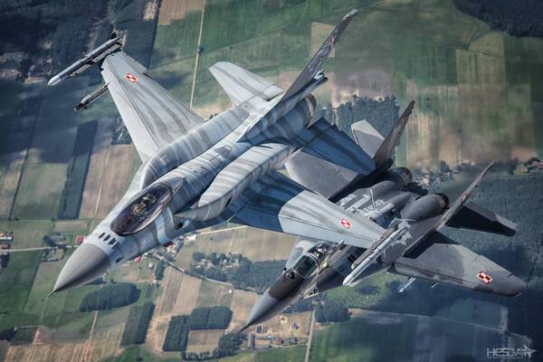 Crónica / Putin "al vuelo" amenazó a los que manden aviones a Ucrania