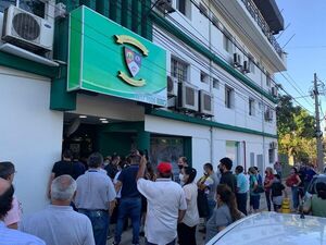 Socios de San Cristóbal podrían retirar ahorros desde mañana - Nacionales - ABC Color