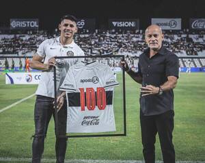 Crónica / 100 partidos con la casaca franjeada