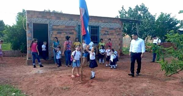 La Nación / Reclaman rubro docente en escuela
