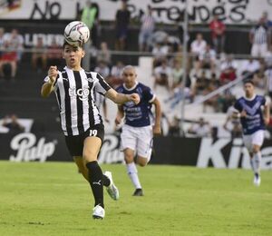 Triunfo cómodo de Libertad sobre Ameliano - Fútbol - ABC Color