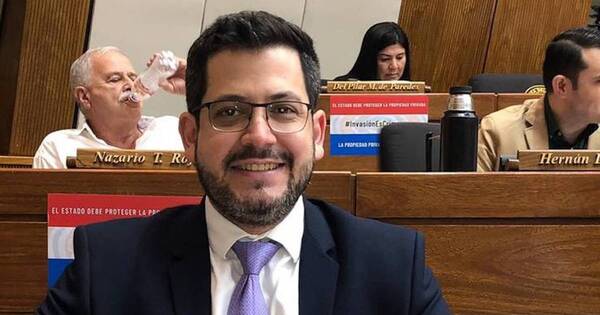 La Nación / Solicitan informes sobre universidades de garaje