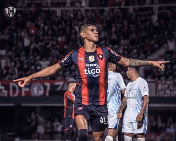 Cerro Porteño goleó en su casa y se afianza en la cima
