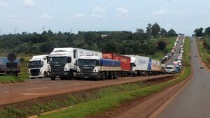 Camioneros se movilizan a Asunción